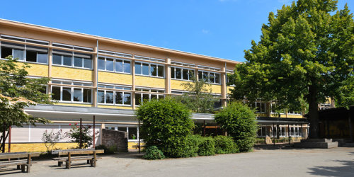 Außenansicht der Realschule Baden-Baden