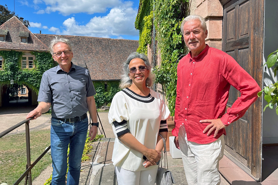 OB Dietmar Späth und Fawzia Mubarak Al Hassawi mit Erstem Bürgermeister Alexander Uhlig (von rechts).