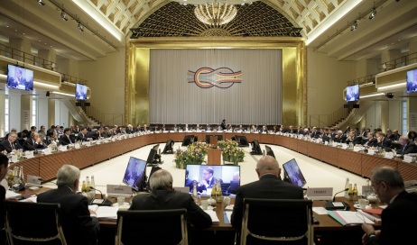 Finanzminister und Notenbankchefs im Benazet-Saal im Kurhaus