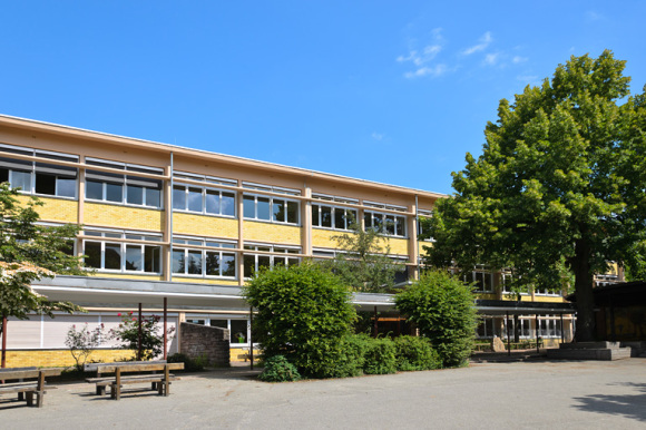 Außenansicht der Realschule Baden-Baden