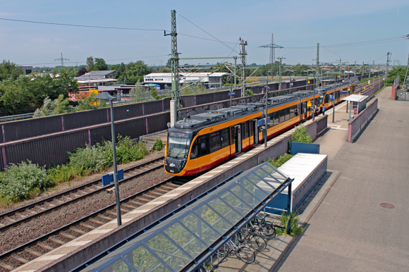 Bahnhaltestelle in steinbach mit S-Bahn