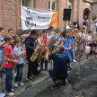 Schüler der Musikschule spielen auf verschiedenen Instrumenten