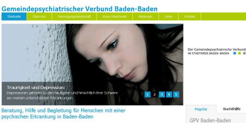 Startseite der Homepage des Gemeindepsychiatrischen Verbunds: Eine traurige junge Frau lehnt den Kopf gegen eien Wand