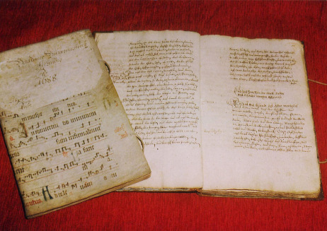Zettel mit alter Handschrift beschrieben