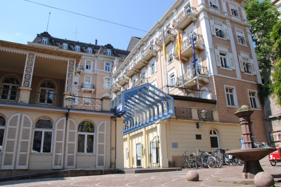 Gebäude Rathaus vom Jesuitenplatz aufgenommen