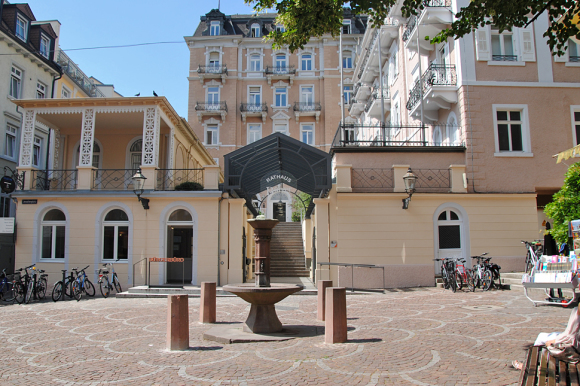 Eingang Rathaus und Bürgerbüro