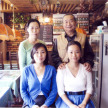 Besitzer eines Restaurants namens Baden-Baden mit Familie