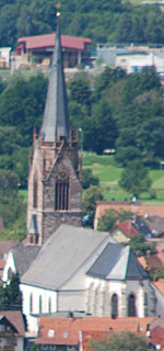 Blick von oben auf die Steinbacher Kirche