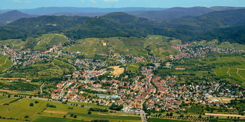 Luftbild von Steinbach, Varnhalt und Neuweier