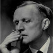 Portrait Otto Flakes mit Zigarette am Mund (niedrige Bildauflösung)
