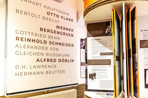 Informationstafeln im Muße-Literaturmuseum Baden-Baden