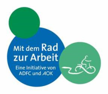 Logo mit dem Rad zur Arbeit: drei unterschiedlich große Kreise in grün und nlau. Auf dem mittleren Kreis steht "Mit dem Rad zur Arbeit; Eine Initiative von ADFC und AOK". Rechts daneben eine Grafik eines Radfahrers.