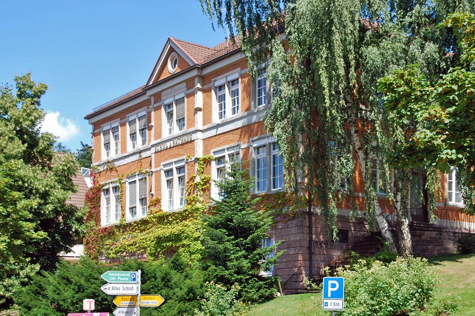 Gebäude Grundschule Ebersteinburg.